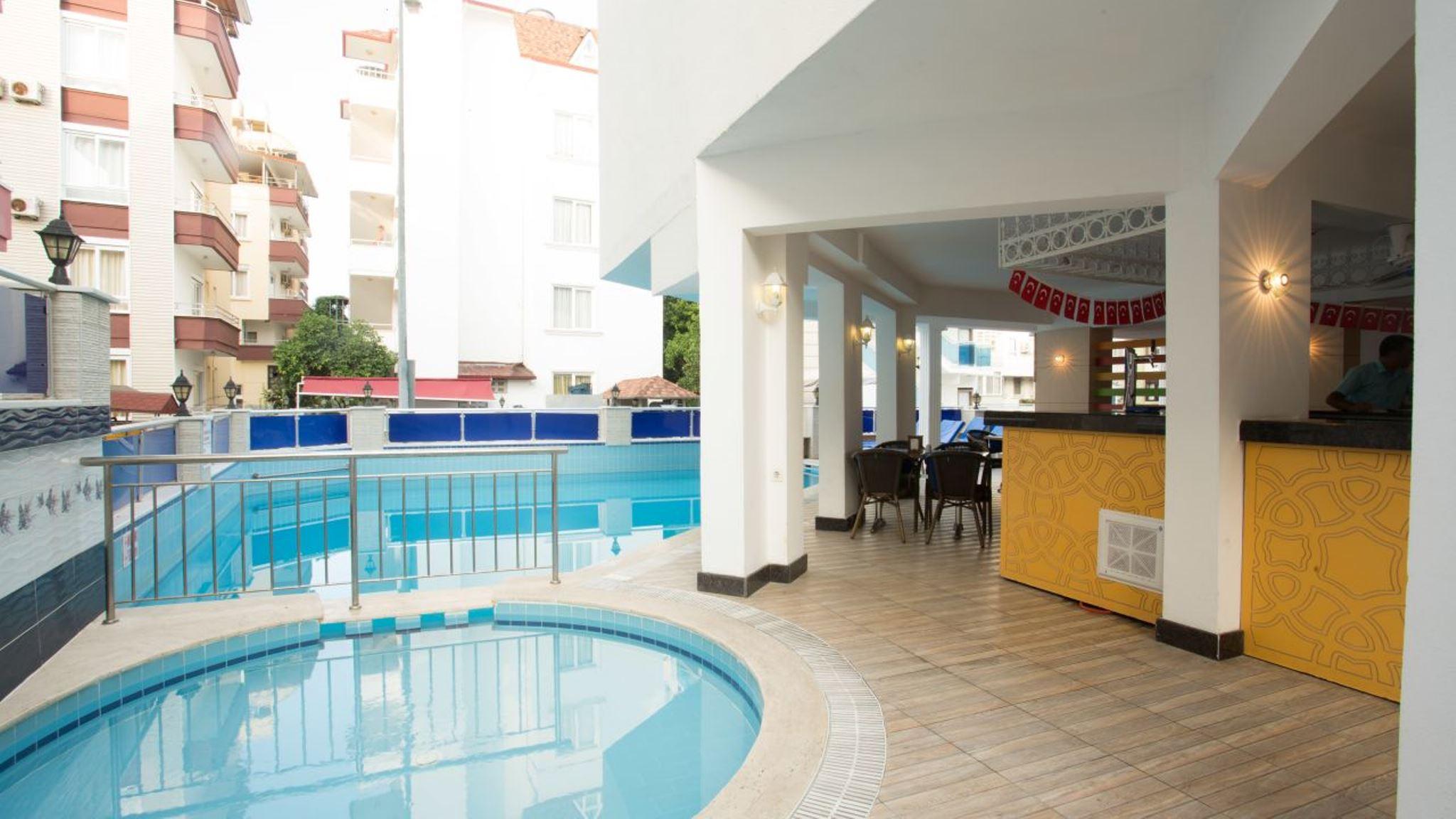 Hotel Cleopatra Golden Beach 4*