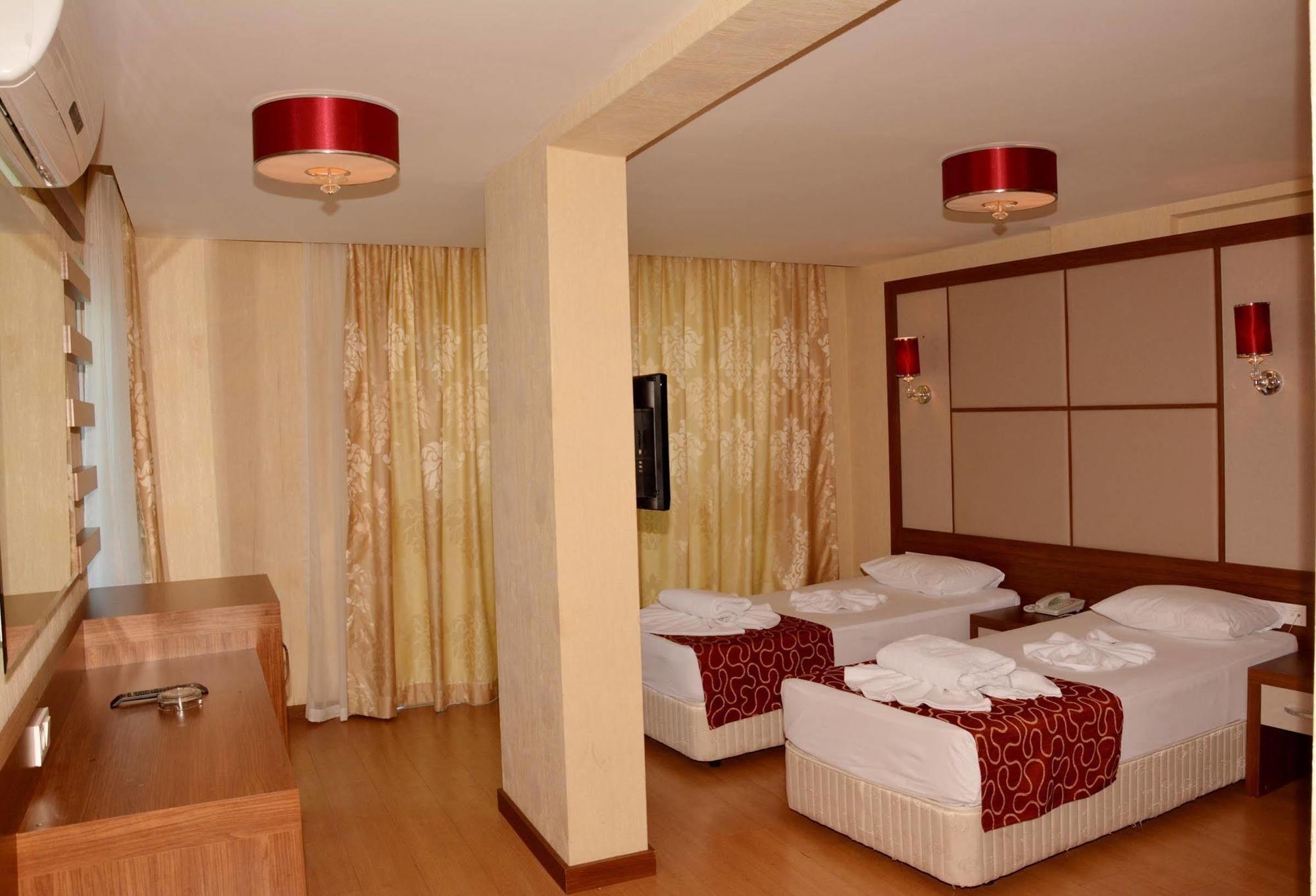 Cleopatra Golden Beach Hotel 4*