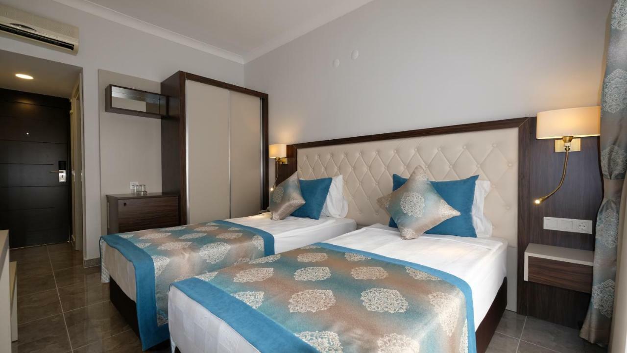 Hotel Cleopatra Golden Beach 4*
