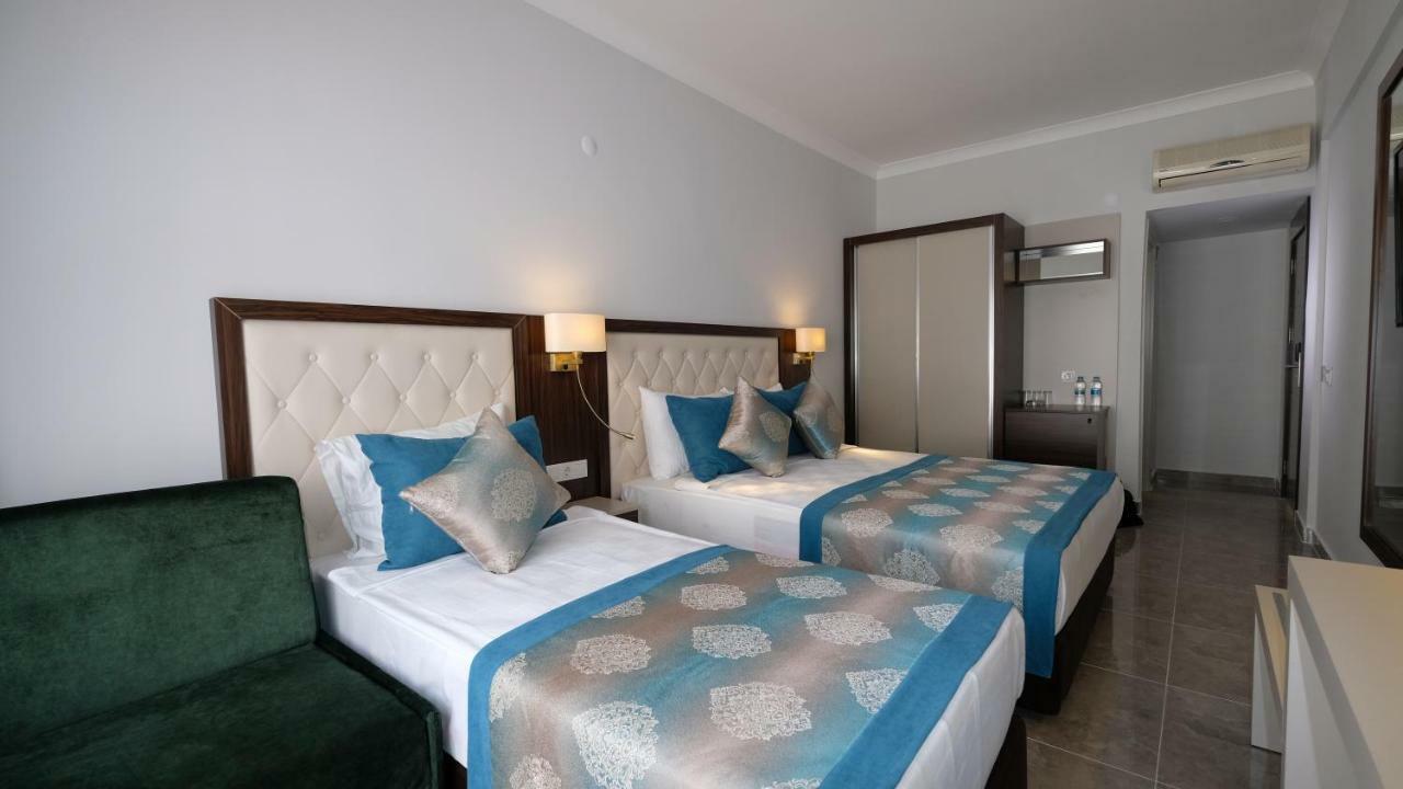 Hotel Cleopatra Golden Beach 4*