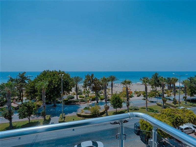 Cleopatra Golden Beach