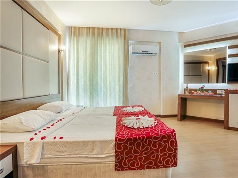 Hotel Cleopatra Golden Beach