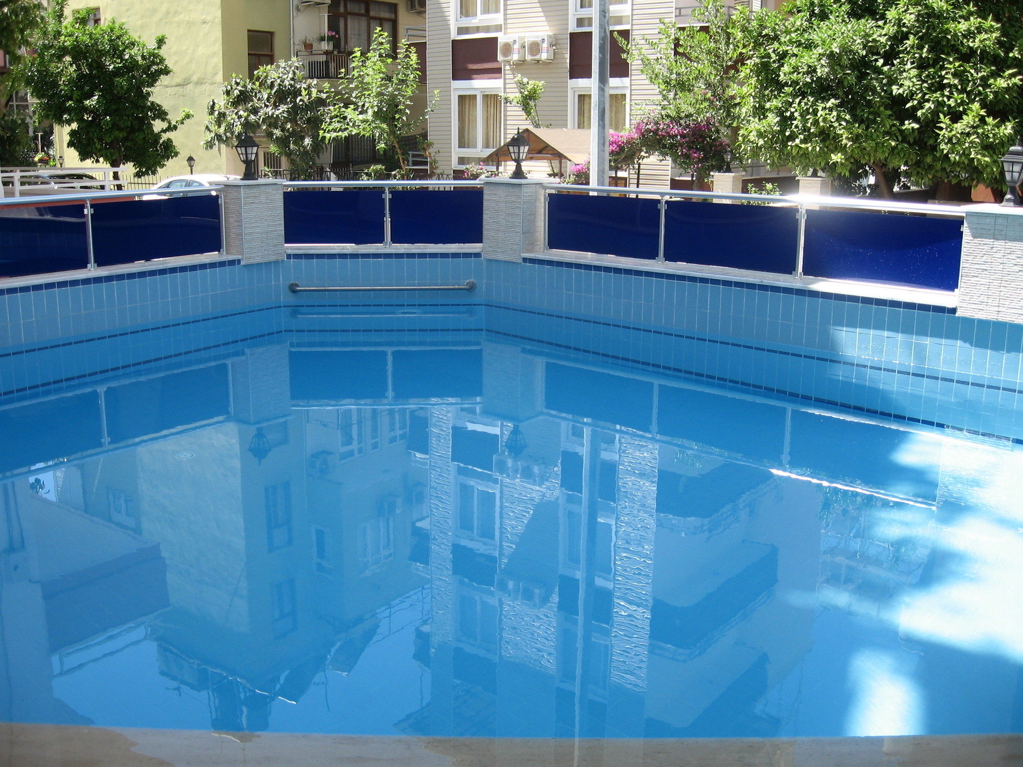 Hotel Cleopatra Golden Beach 4*